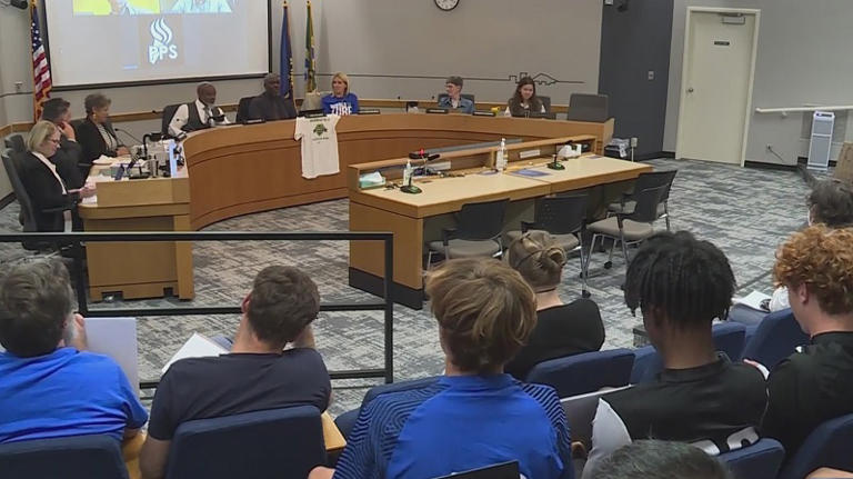 Oregon Sentate Approves Recording School Board meetings
